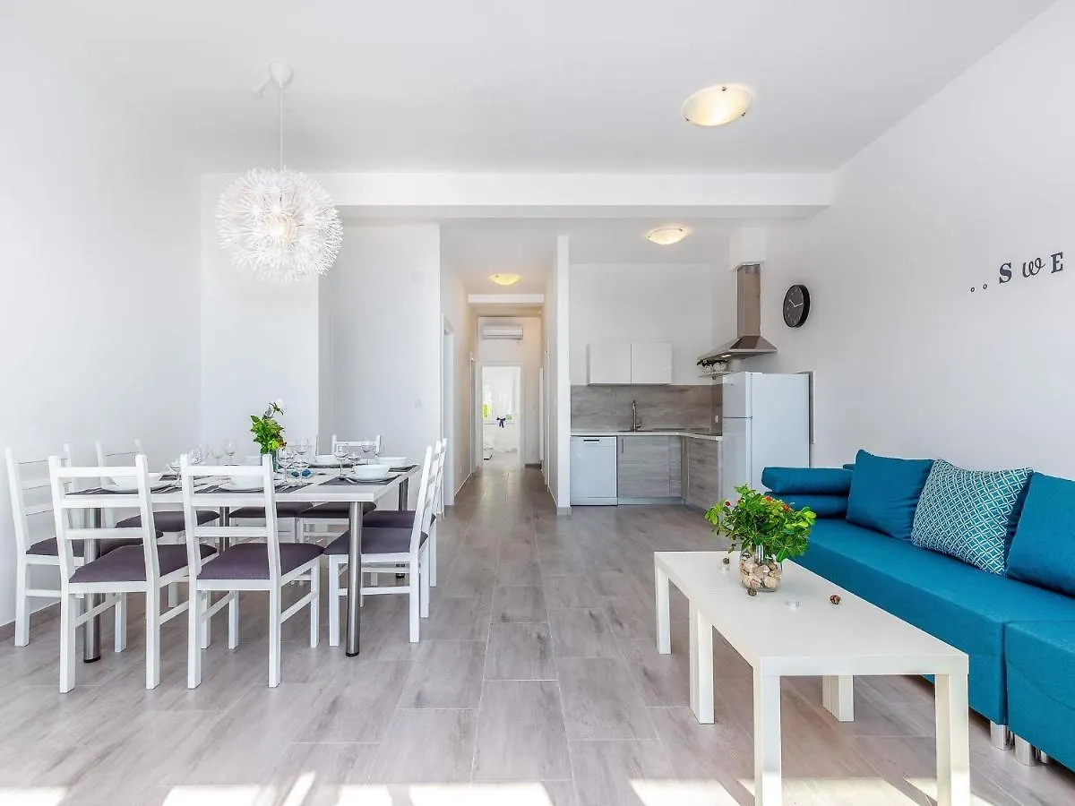 Chic Villa In Dramalj At Sea