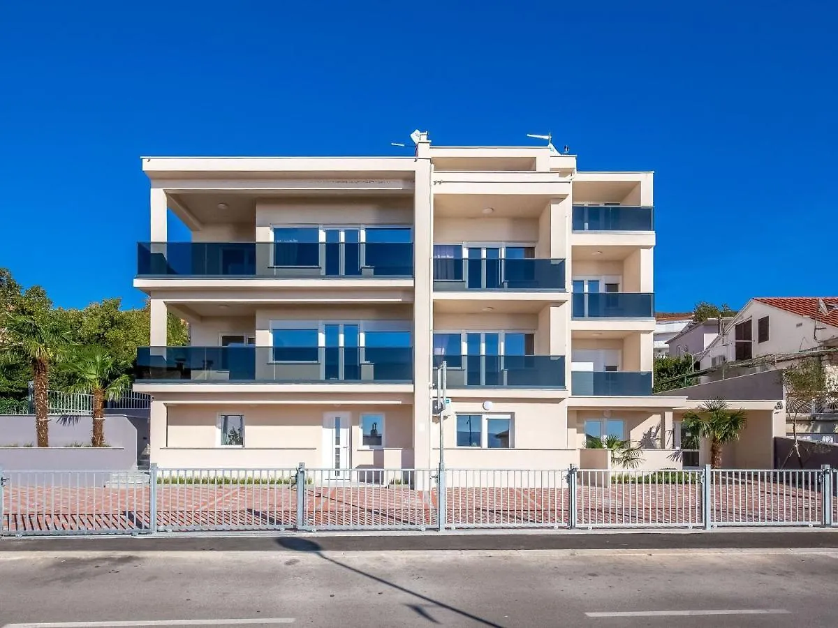 Chic Villa In Dramalj At Sea