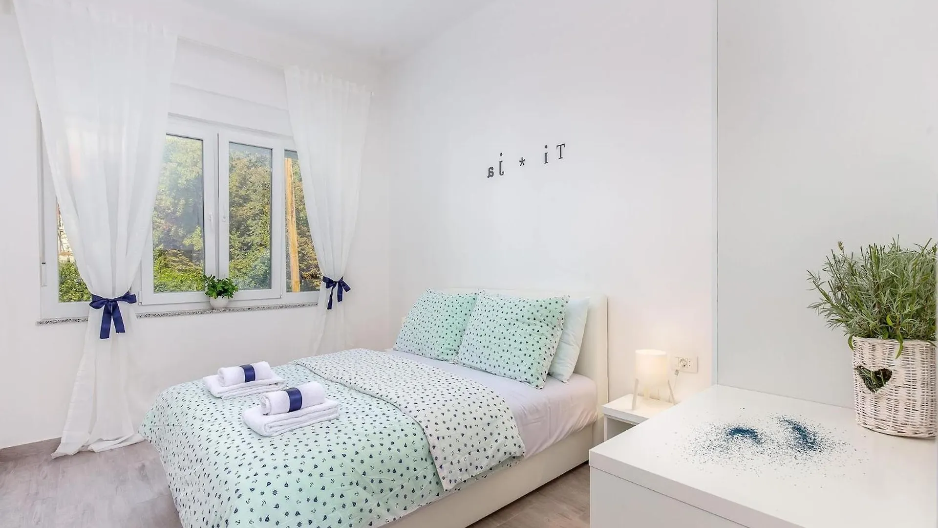 Chic Villa In Dramalj At Sea