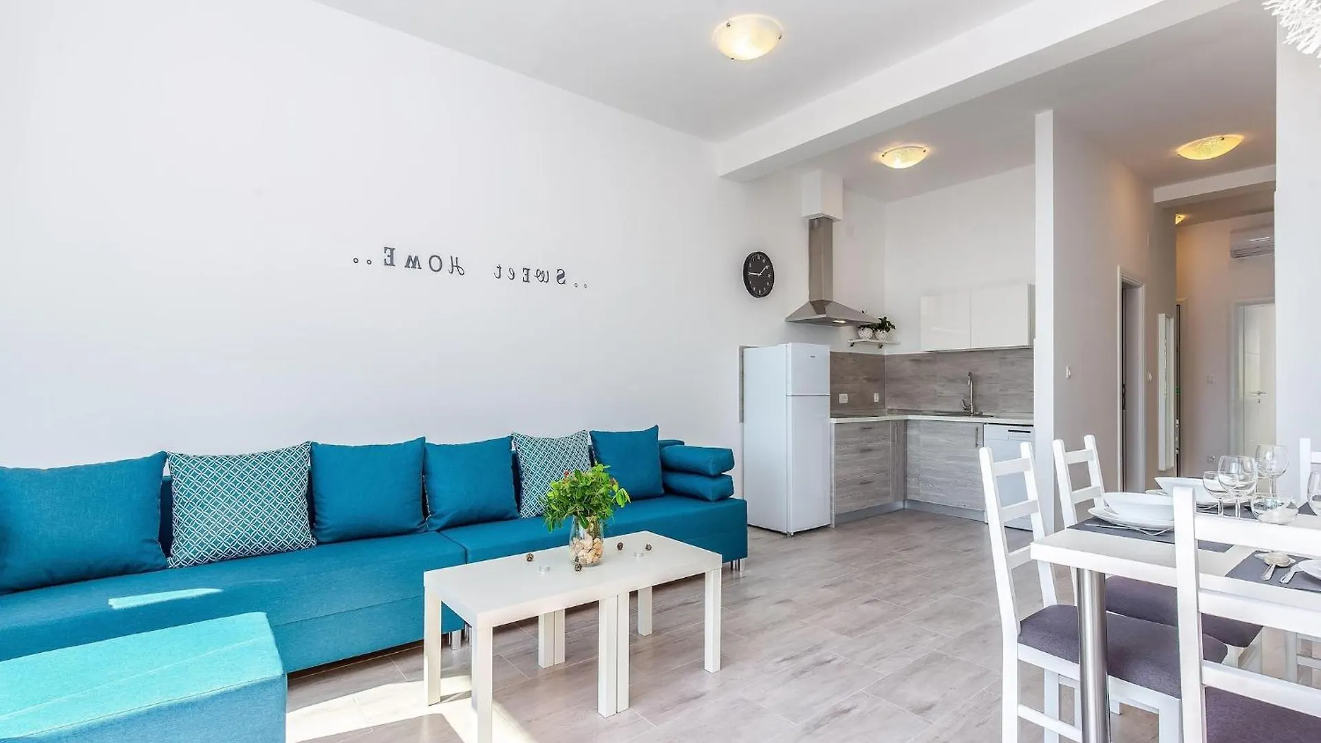 Chic Villa In Dramalj At Sea
